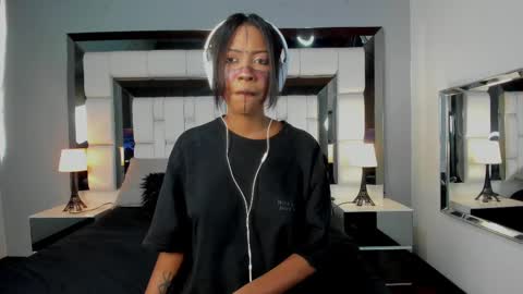 Snapshot of sherlynchantel chatting on December 8, 7:43 pm Sherlynchantels Cam online show from December 8, 7:43 pm