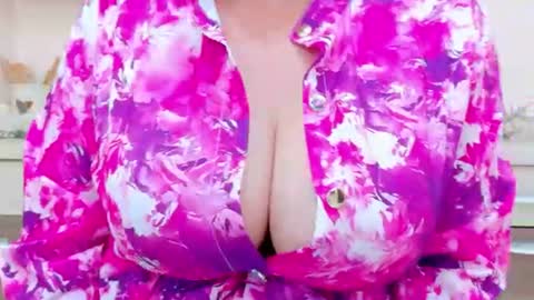 Snapshot of sherry_french chatting on July 28, 6:20 pm Sherry online show from July 28, 6:20 pm