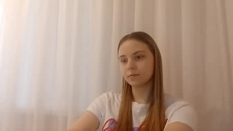 Lisa online show from April 12, 9:47 am