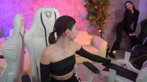 Snapshot of sheryl_elegance chatting on December 4, 3:43 pm Sheryl online show from December 4, 3:43 pm