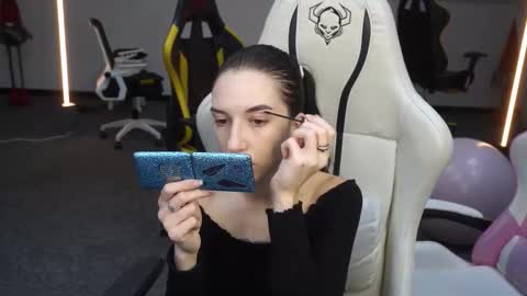 Snapshot of sheryl_elegance chatting on October 4, 10:24 am Sheryl online show from October 4, 10:24 am