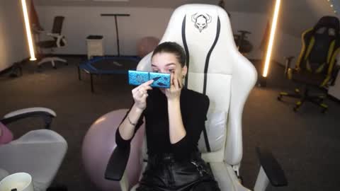 Snapshot of sheryl_elegance chatting on October 9, 10:24 am Sheryl online show from October 9, 10:24 am