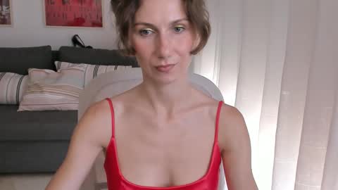 shesleepsnaked online show from September 22, 1:57 pm