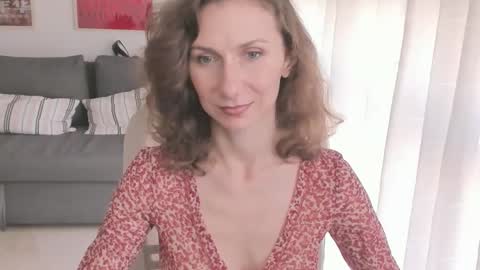 shesleepsnaked online show from September 27, 4:01 pm