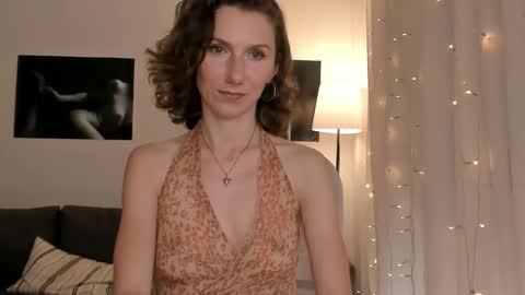 shesleepsnaked online show from March 24, 5:18 pm