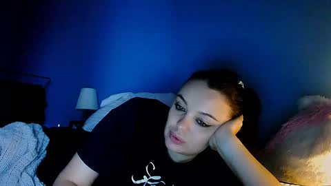 Snapshot of shesyourdream chatting on October 31, 11:00 am Vikki online show from October 31, 11:00 am