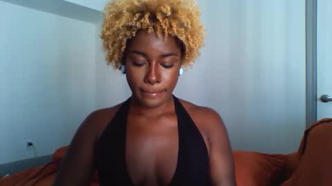 Snapshot of shexxxclusive chatting on October 14, 4:52 pm shexxxclusive online show from October 14, 4:52 pm