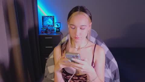 Sheyli online show from December 2, 4:46 pm