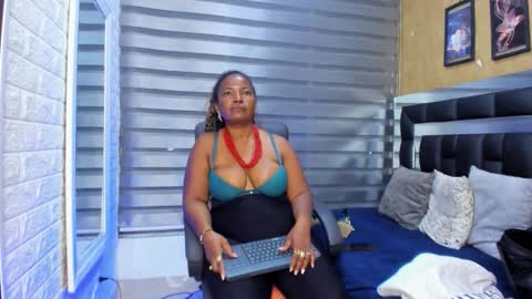sheyla__ebony online show from February 2, 12:31 am