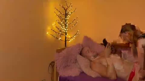 Snapshot of shinelikea_diamond chatting on June 24, 9:36 pm Alexis online show from June 24, 9:36 pm