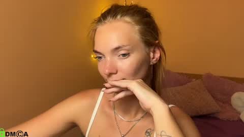 Snapshot of shinelikea_diamond chatting on July 3, 7:20 pm Alexis online show from July 3, 7:20 pm