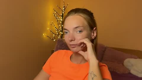 Snapshot of shinelikea_diamond chatting on July 4, 6:47 pm Alexis online show from July 4, 6:47 pm