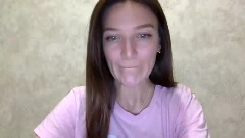Snapshot of shining_pearl chatting on June 15, 8:22 pm Jesica online show from June 15, 8:22 pm