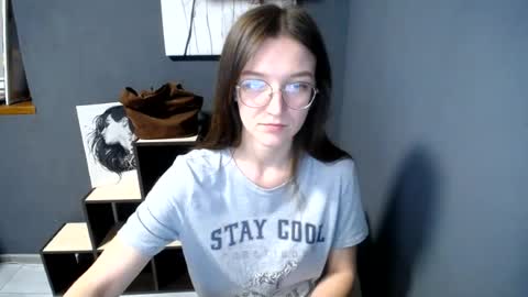 Snapshot of shining_pearl chatting on June 16, 9:23 am Jesica online show from June 16, 9:23 am