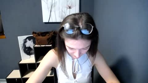Snapshot of shining_pearl chatting on June 22, 6:43 am Jesica online show from June 22, 6:43 am