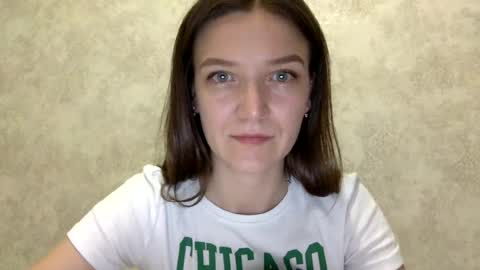 Snapshot of shining_pearl chatting on June 23, 7:01 pm Jesica online show from June 23, 7:01 pm