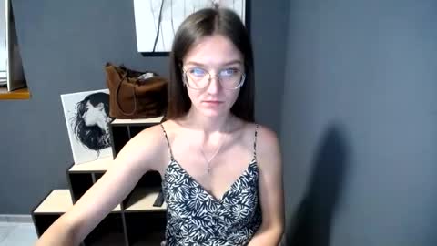 Snapshot of shining_pearl chatting on June 26, 9:57 am Jesica online show from June 26, 9:57 am
