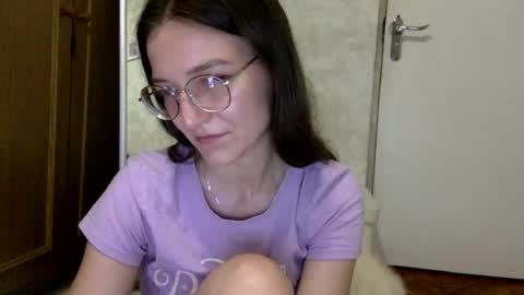Snapshot of shining_pearl chatting on June 30, 7:48 pm Jesica online show from June 30, 7:48 pm