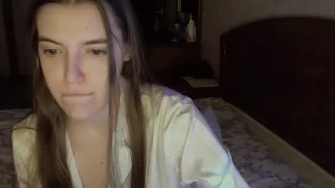 shiraha___rafieru online show from November 4, 9:58 pm