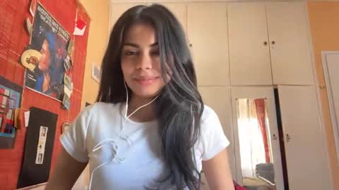 Snapshot of shirleendurrah chatting on April 24, 8:28 am Karin online show from April 24, 8:28 am