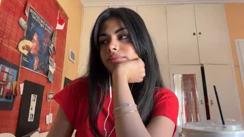 Snapshot of shirleendurrah chatting on April 27, 8:12 am Karin online show from April 27, 8:12 am