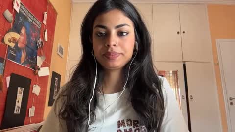 Snapshot of shirleendurrah chatting on May 11, 8:42 am Karin online show from May 11, 8:42 am