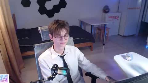 Snapshot of shiromy_ chatting on November 28, 6:43 pm shiromy_ online show from November 28, 6:43 pm