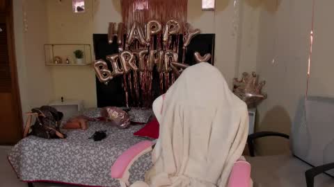  kendal  online show from February 10, 4:36 pm