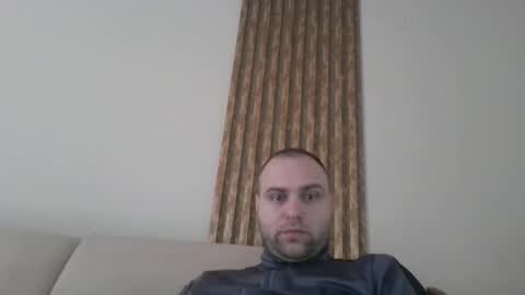 Snapshot of shmele_04 chatting on October 15, 8:03 am shmele_04 online show from October 15, 8:03 am