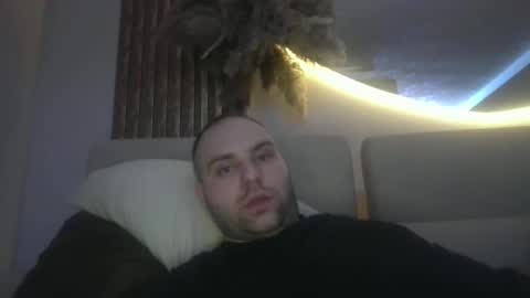 Snapshot of shmele_04 chatting on February 16, 11:12 pm shmele_04 online show from February 16, 11:12 pm