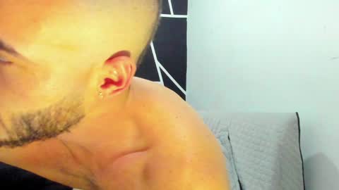 Snapshot of shooter_boy_ chatting on December 31, 4:27 am Shooter online show from December 31, 4:27 am