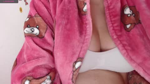 lamai online show from January 20, 2:32 am