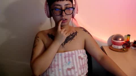 Shopie Hank  online show from September 11, 5:18 am