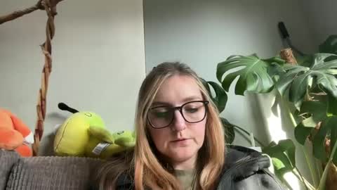 short sweetpea online show from March 8, 2:51 pm