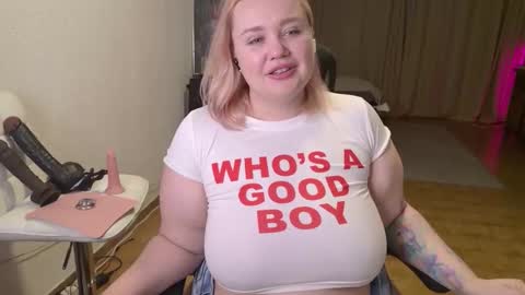 Mimi   online show from February 7, 9:07 pm