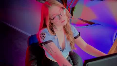 ShowmeYourfetish online show from May 20, 5:02 am