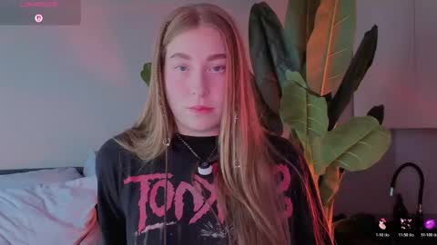 ShowmeYourfetish online show from June 3, 5:32 am