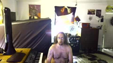 Snapshot of shredmancer chatting on June 13, 9:24 pm shredmancer online show from June 13, 9:24 pm