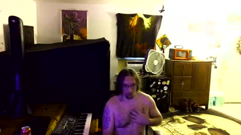 Snapshot of shredmancer chatting on June 16, 2:47 am shredmancer online show from June 16, 2:47 am