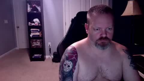 Snapshot of shughes740 chatting on February 18, 11:44 pm shughes740 online show from February 18, 11:44 pm