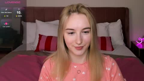 Snapshot of shy__polly chatting on May 16, 12:07 am Polly online show from May 16, 12:07 am