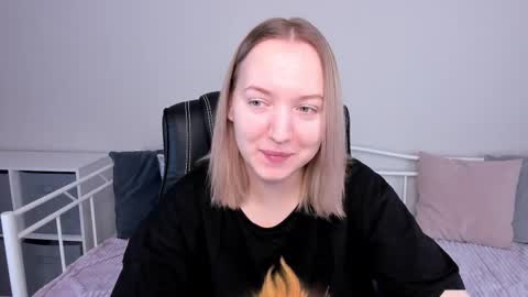 Snapshot of shy_annacutie chatting on March 6, 5:35 am Anna online show from March 6, 5:35 am