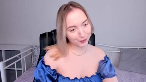 Snapshot of shy_annacutie chatting on March 11, 6:32 am Anna online show from March 11, 6:32 am