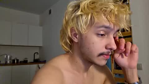 your shy boy online show from January 6, 5:05 pm