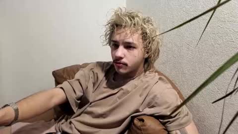 your shy boy online show from February 16, 2:57 pm