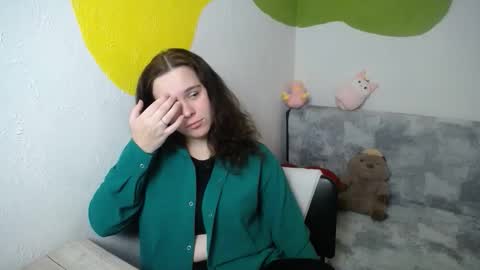 Snapshot of shy_lil chatting on November 6, 2:29 pm shy_lil online show from November 6, 2:29 pm