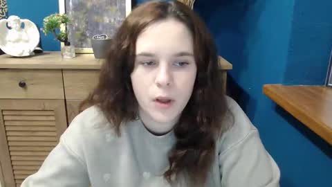 Snapshot of shy_lil chatting on December 19, 12:56 pm shy_lil online show from December 19, 12:56 pm