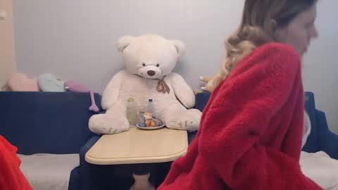 Snapshot of shy_moony chatting on May 29, 6:17 pm just Alex online show from May 29, 6:17 pm