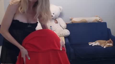 Snapshot of shy_moony chatting on July 27, 5:53 pm just Alex online show from July 27, 5:53 pm