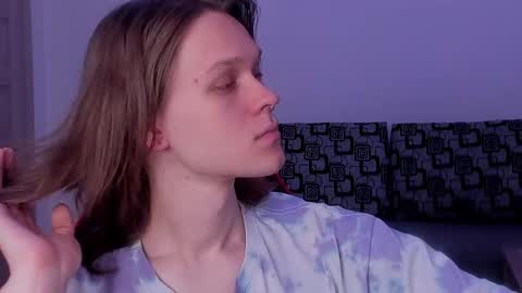 Snapshot of shy_nny chatting on October 2, 11:17 am Mark online show from October 2, 11:17 am